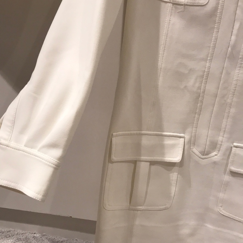 White, long sleeve,  short dress, patch pockets - Picture 4 of 5